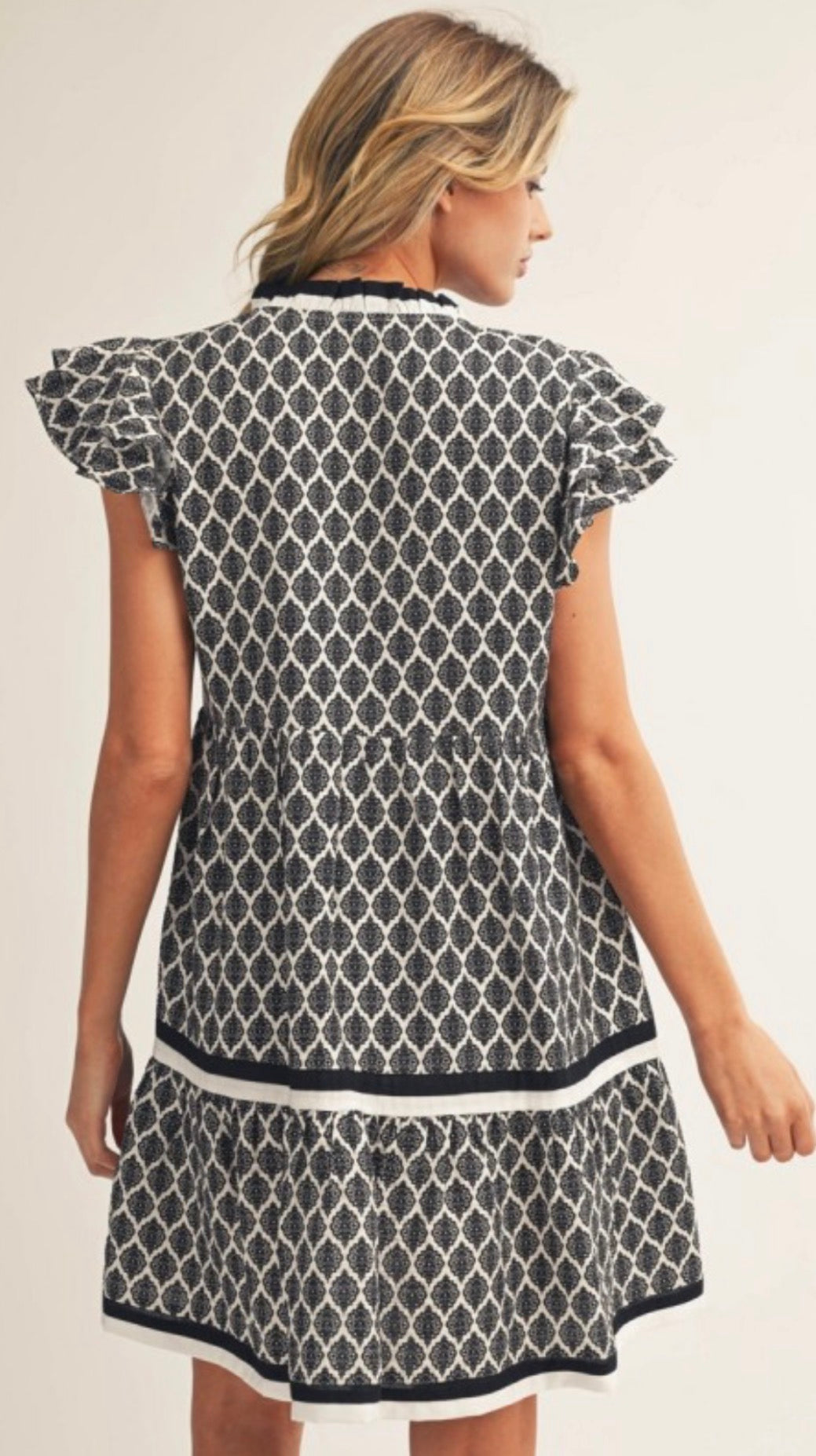 Black/white ruffle shoulders dress