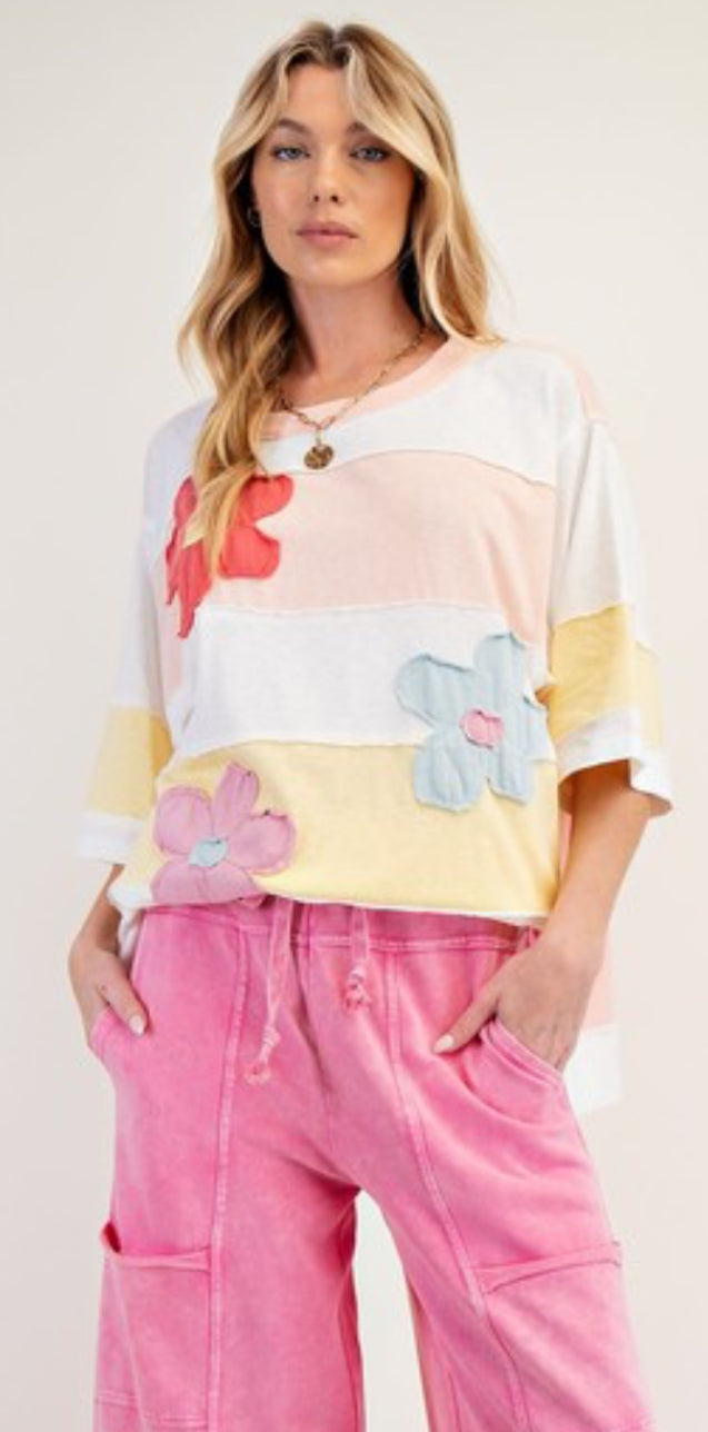 Peach/yellow stripes with daisies loose fit top