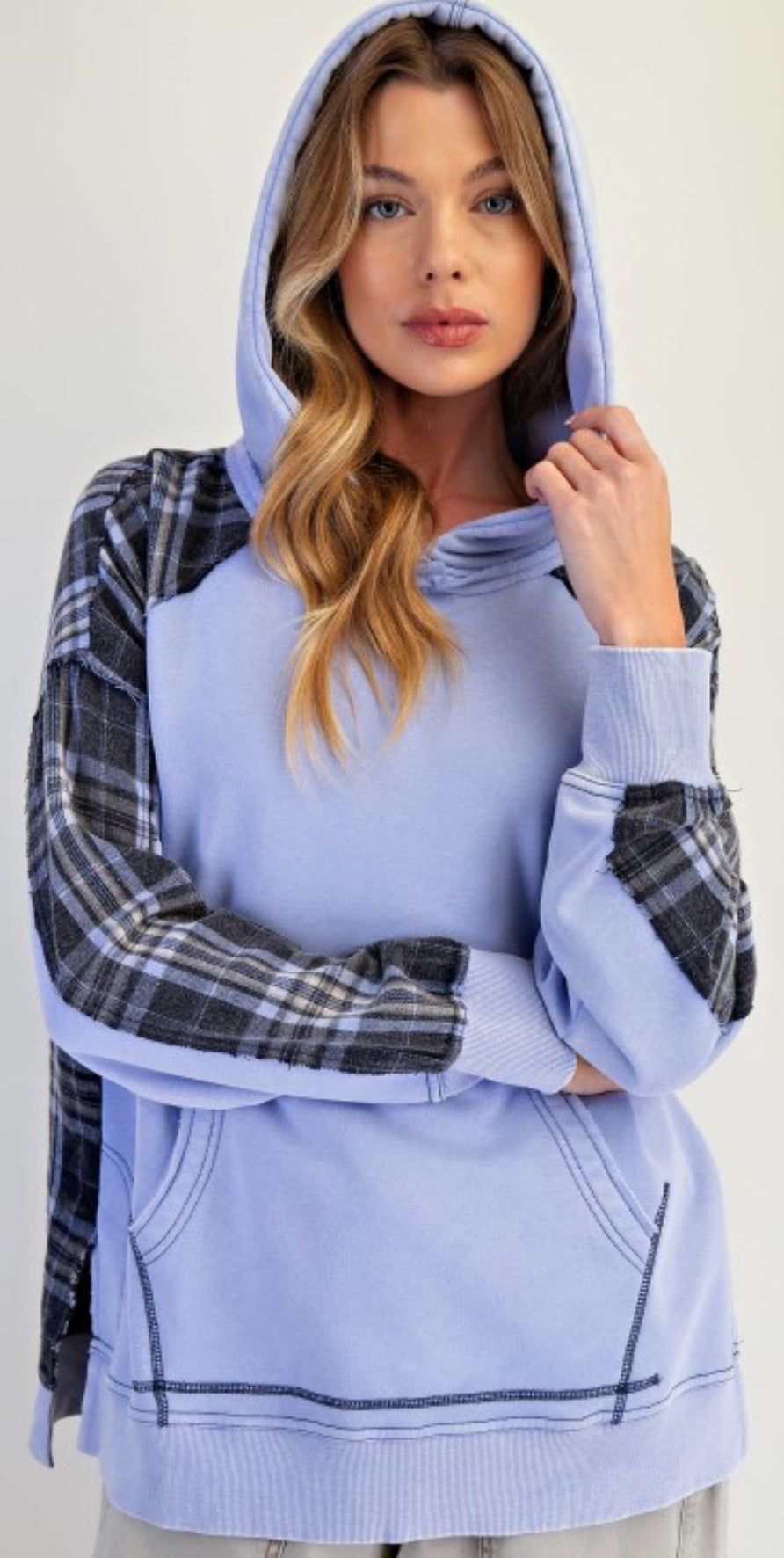 Blue oversized sweatshirt with plaid inserts