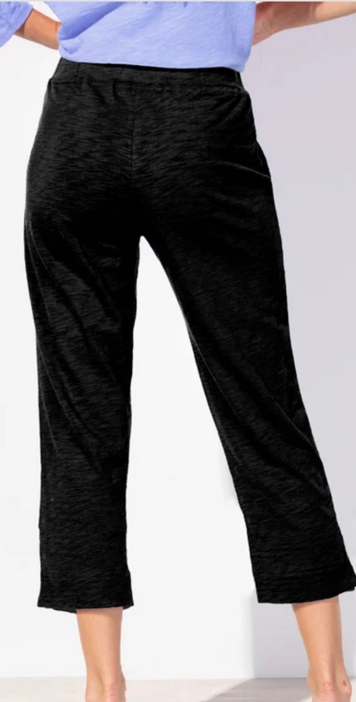 Escape by Habitat pull on crop pant