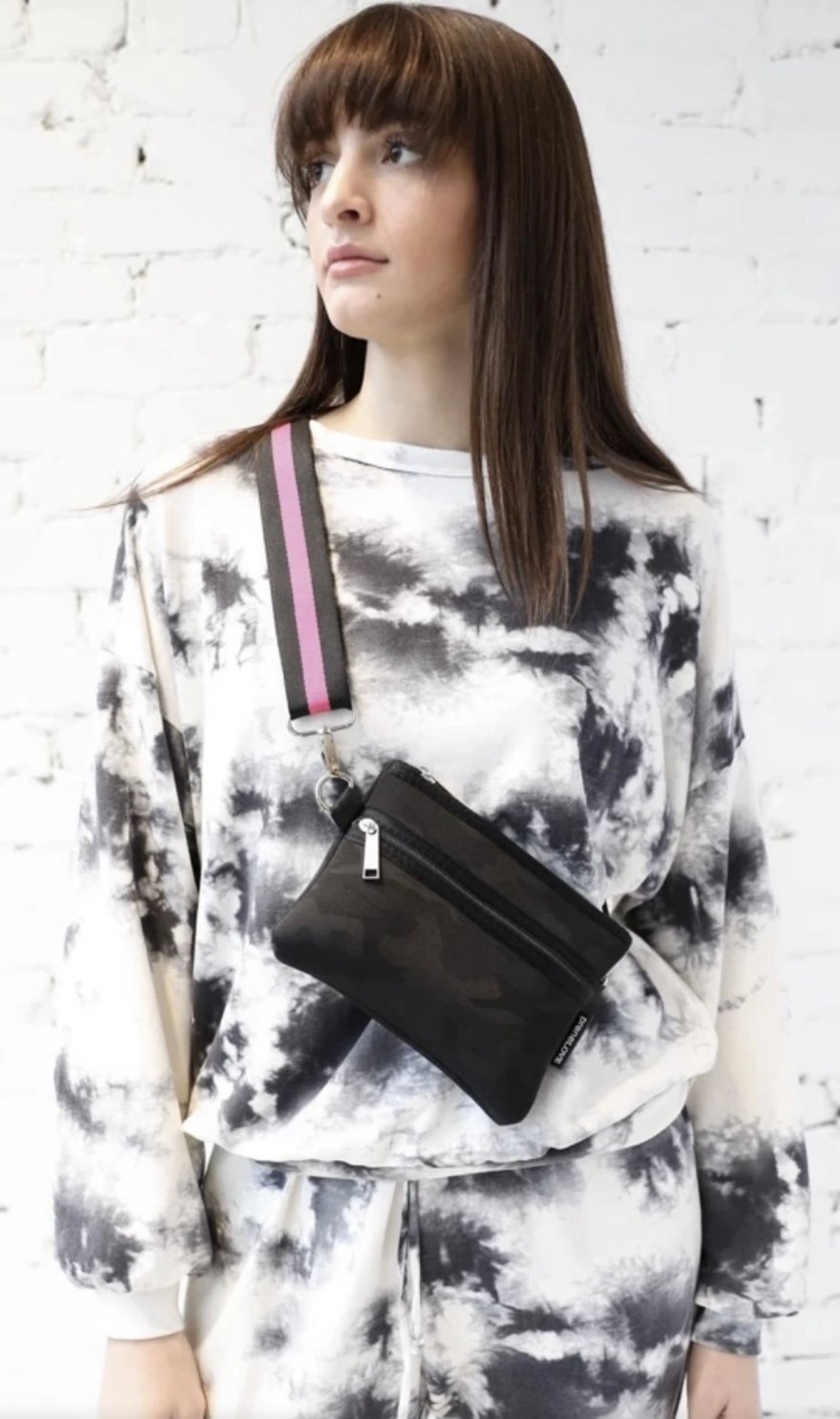 HOT ITEM! Neoprene multi use bag (crossbody, belt bag, shoulder bag or chest bag!) - Lisa’s Boutique